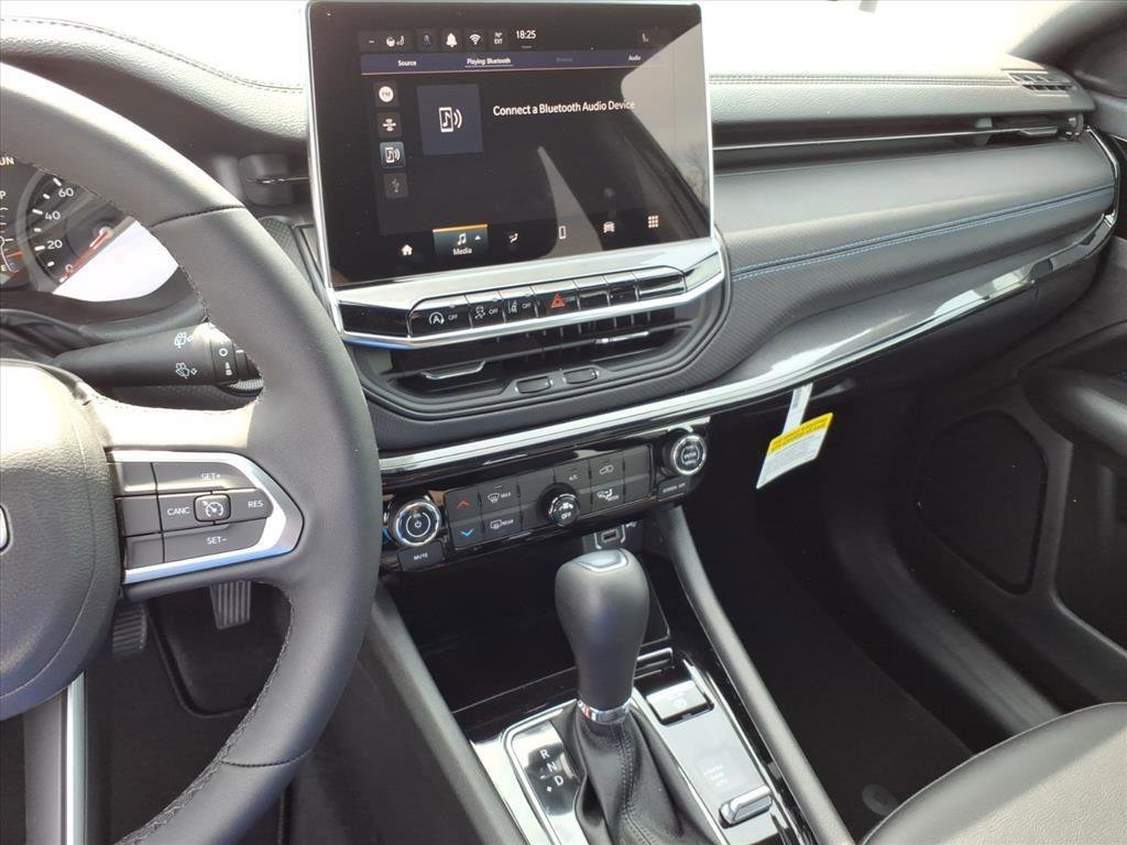 New 2026 Jeep Compass Latitude AWD/4WD image 16