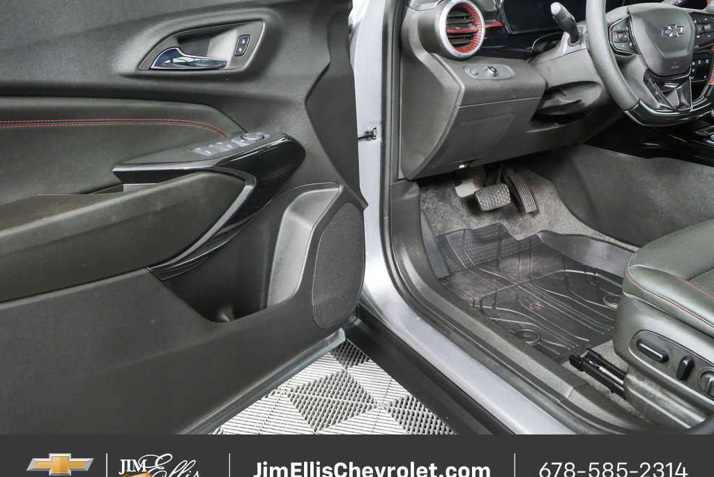 Certified 2026 Chevrolet Trax RS w/ Driver Confidence Package FWD image 7