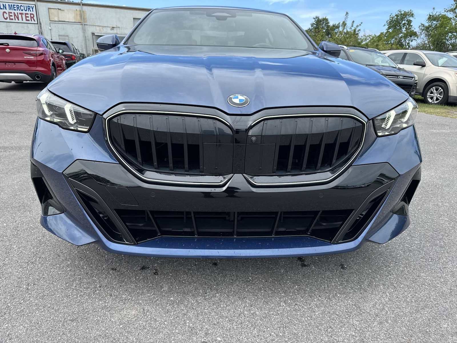 Used 2024 BMW 530i w/ M Sport Package RWD image 9