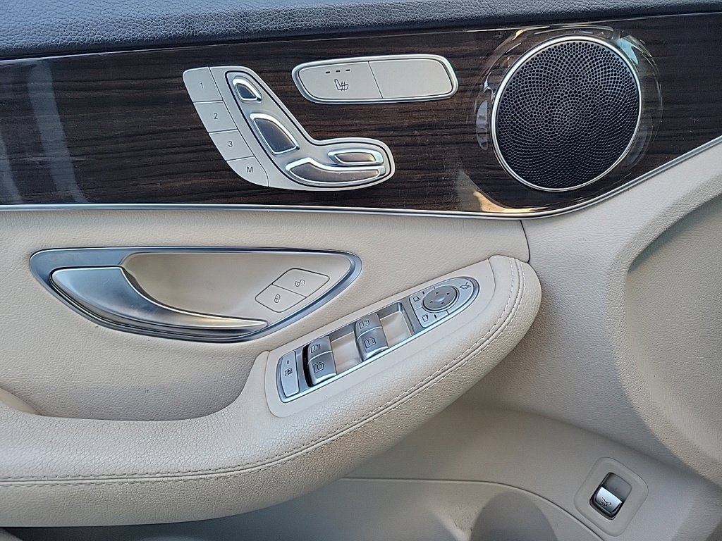 Used 2018 Mercedes-Benz C 300 4MATIC Sedan image 13