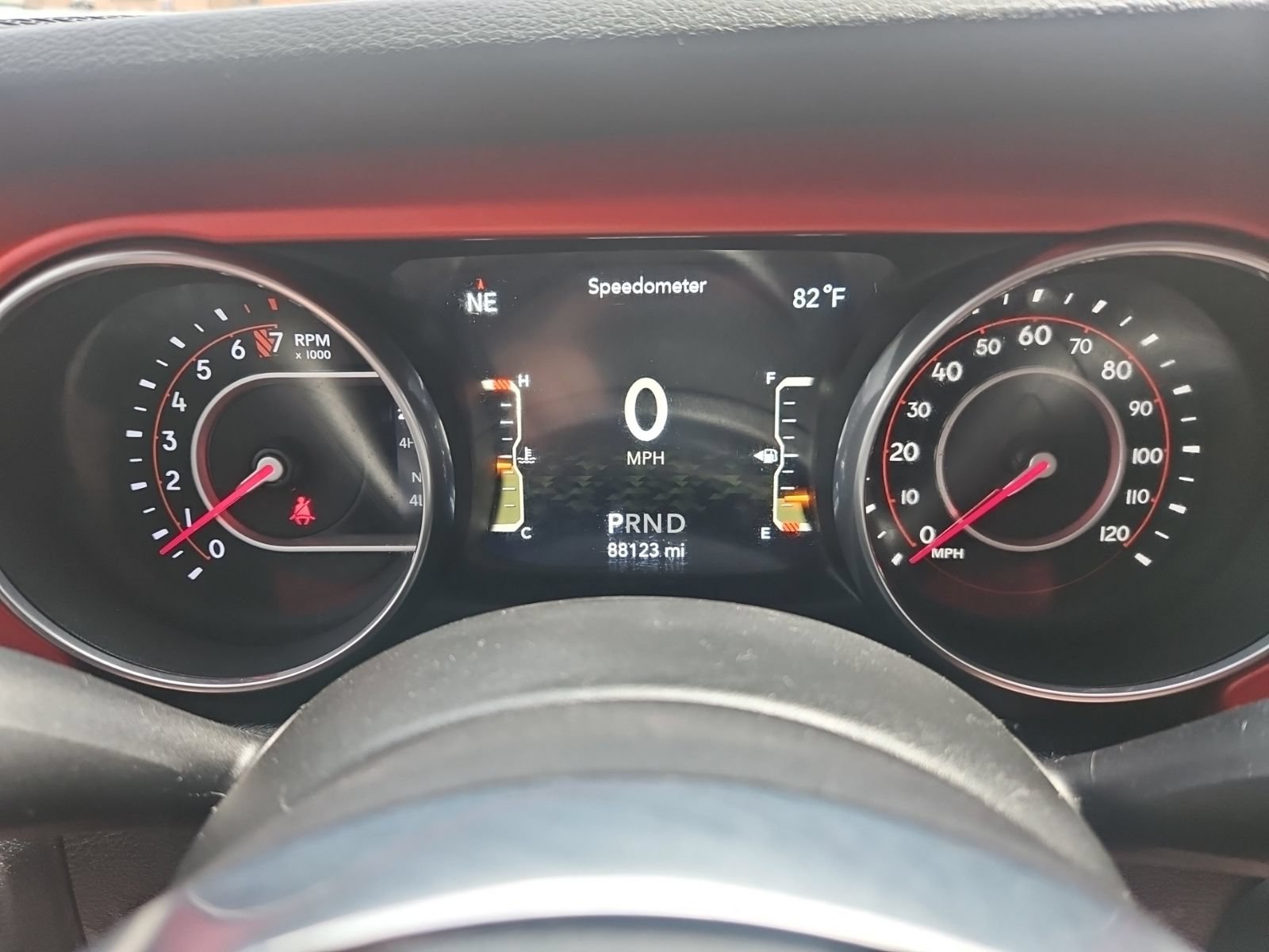 Used 2018 Jeep Wrangler Unlimited Rubicon AWD/4WD image 32