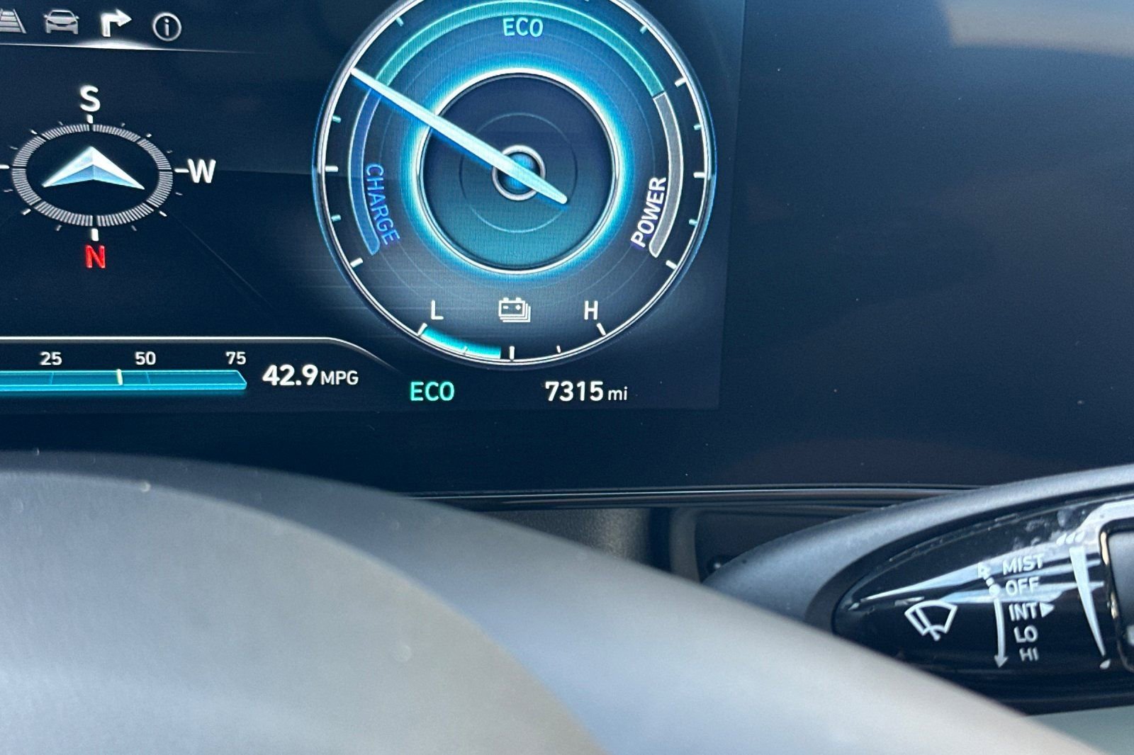 Certified 2025 Hyundai Elantra Limited image 28