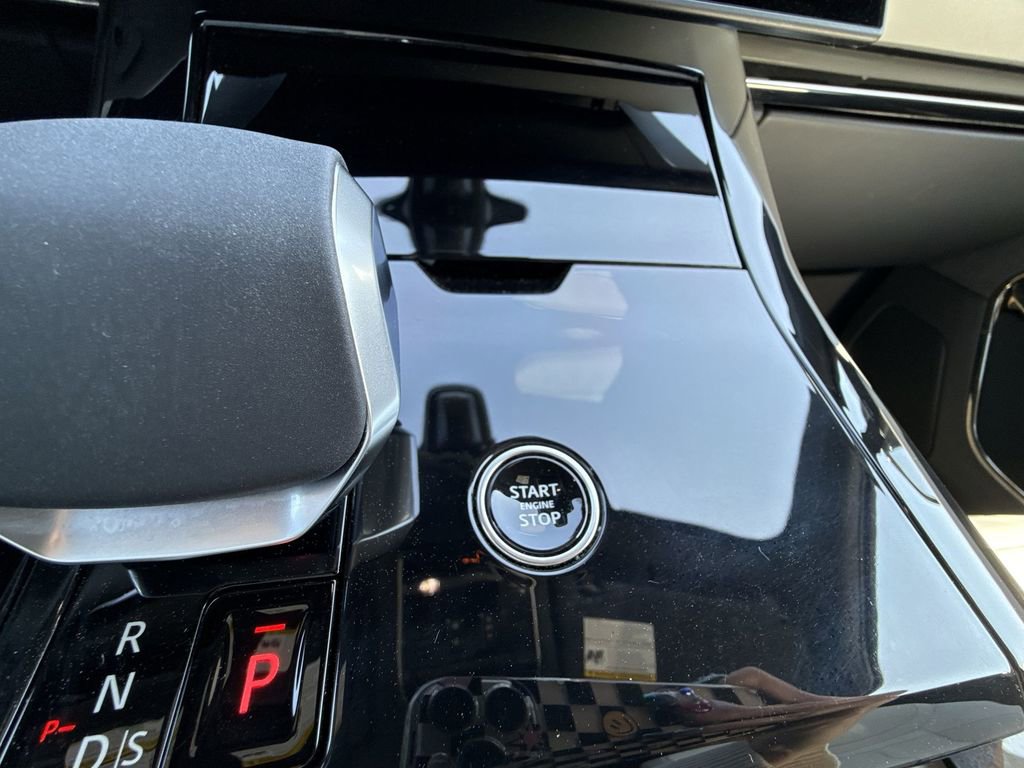 Used 2025 Land Rover Range Rover Sport Dynamic SE image 23