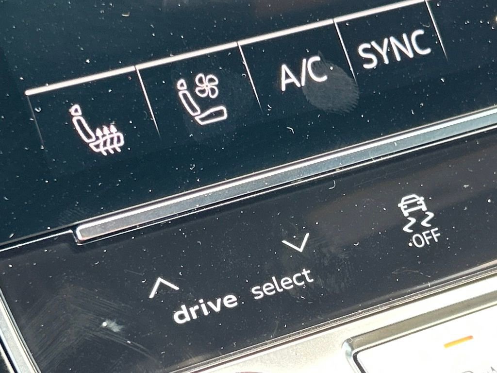 Used 2025 Audi RS Q8 performance image 53