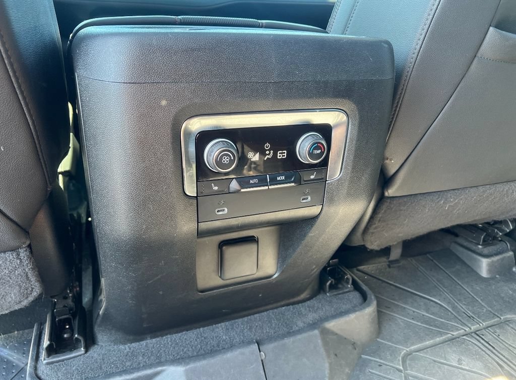 Used 2022 Chevrolet Suburban RST w/ Luxury Package AWD/4WD image 41