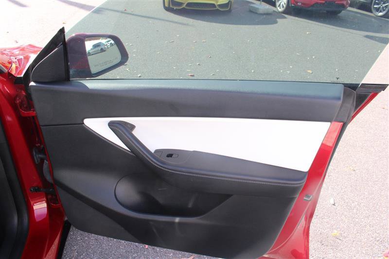 Used 2021 Tesla Model Y Long Range image 14