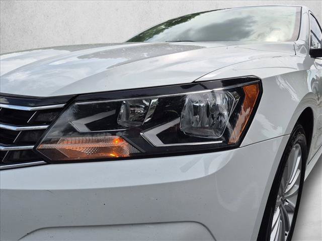 Used 2017 Volkswagen Passat 1.8T SE FWD image 22
