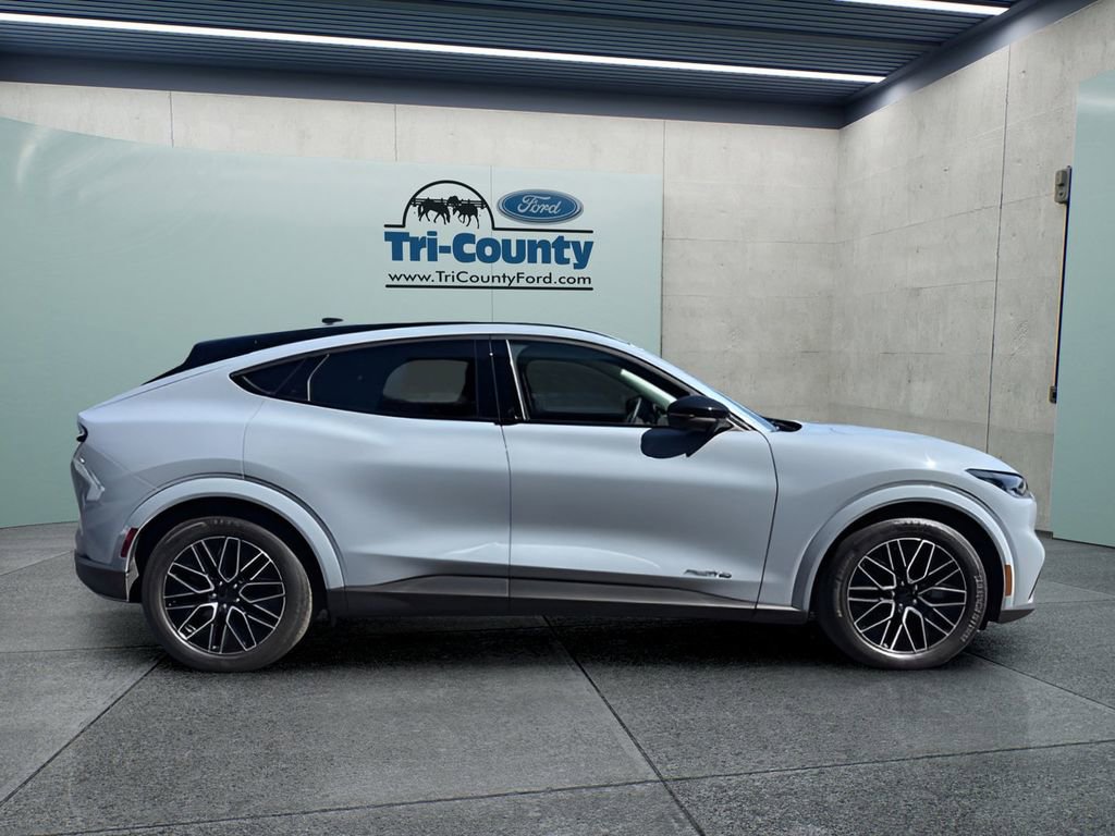 Used 2025 Ford Mustang Mach-E Premium image 8