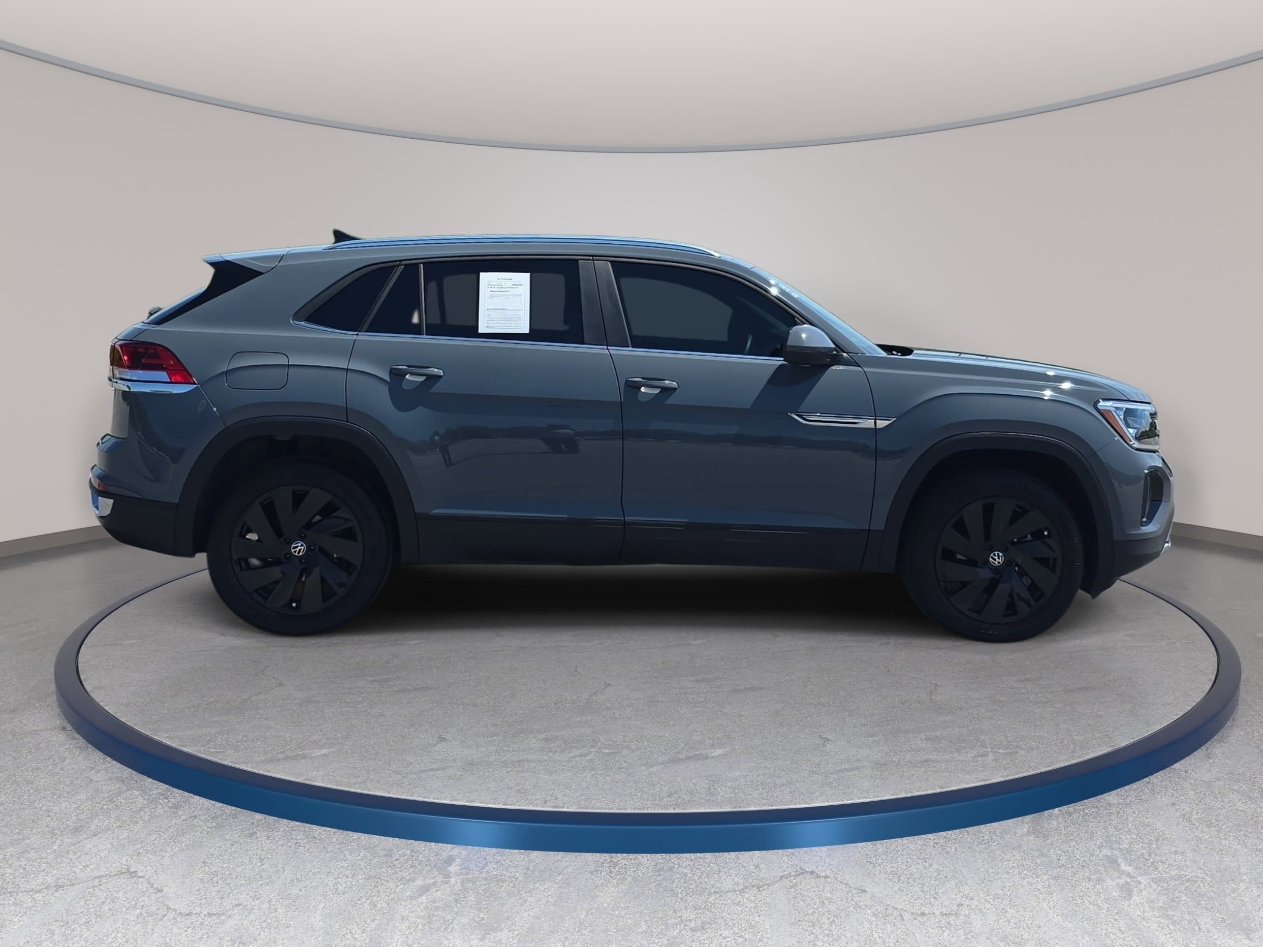 Used 2024 Volkswagen Atlas Cross Sport SE w/ Panoramic Sunroof Package image 4