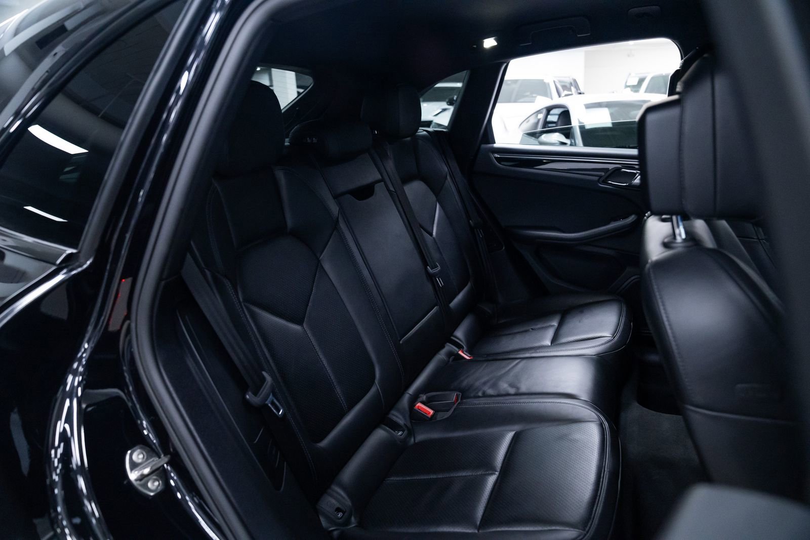 Used 2018 Porsche Macan S AWD/4WD image 25
