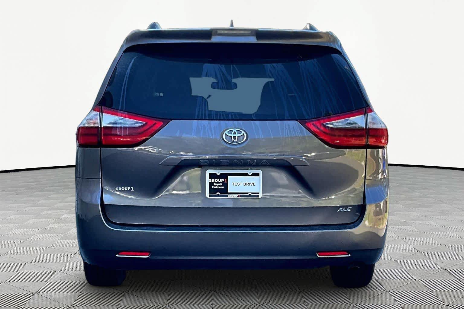 Used 2020 Toyota Sienna XLE FWD image 5