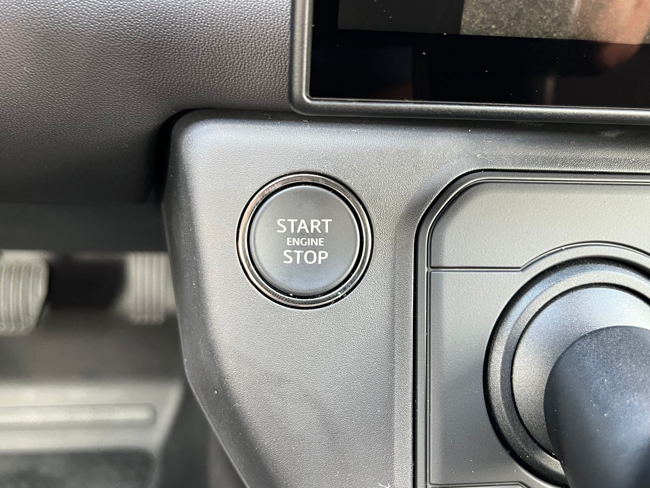Used 2026 Land Rover Defender 110 X-Dynamic SE AWD/4WD image 25