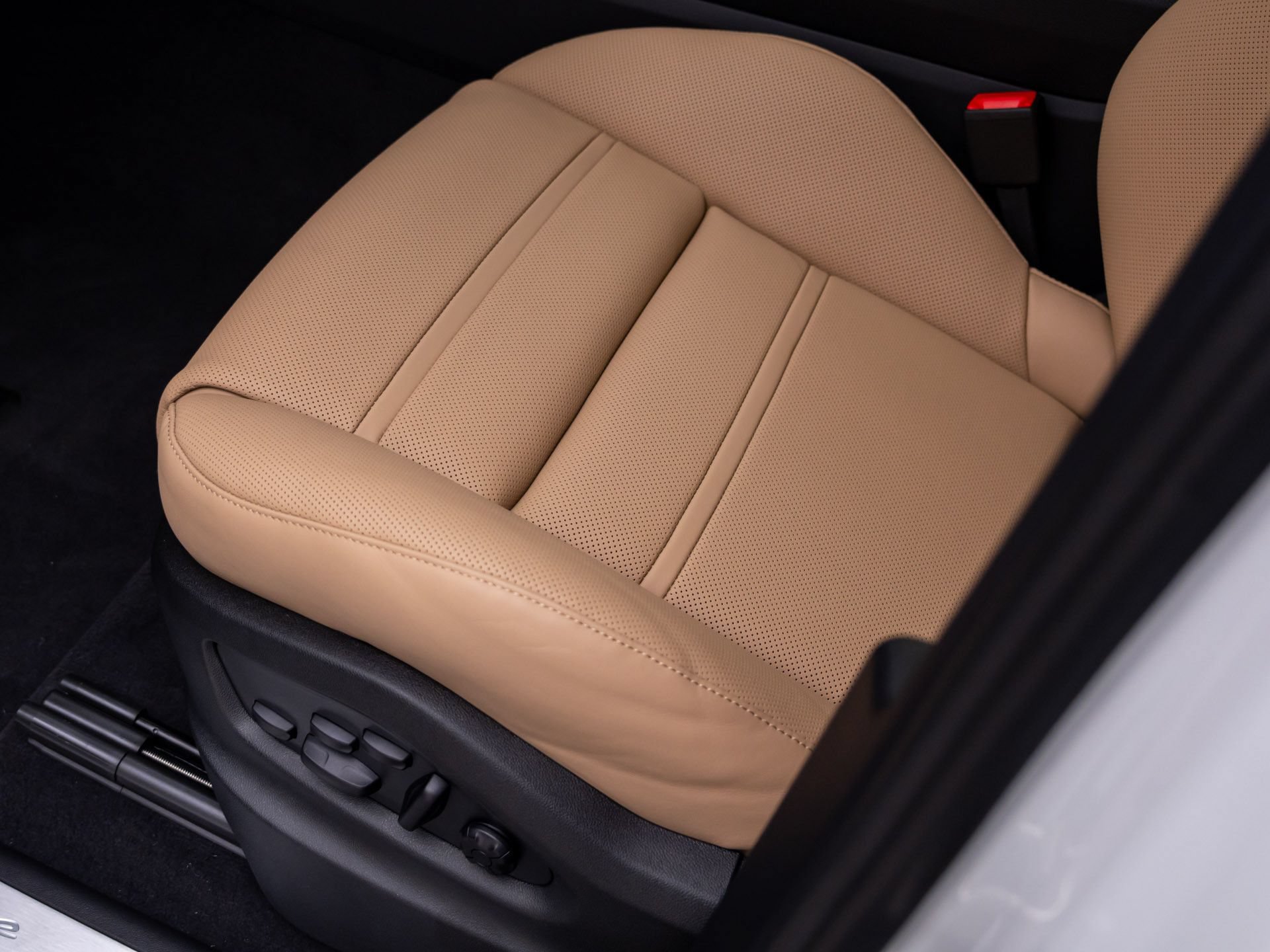 New 2026 Porsche Cayenne AWD/4WD image 16