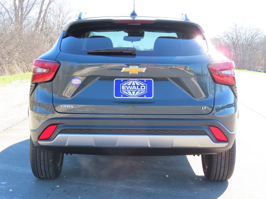 New 2026 Chevrolet Trax LT w/ Driver Confidence Package FWD image 17