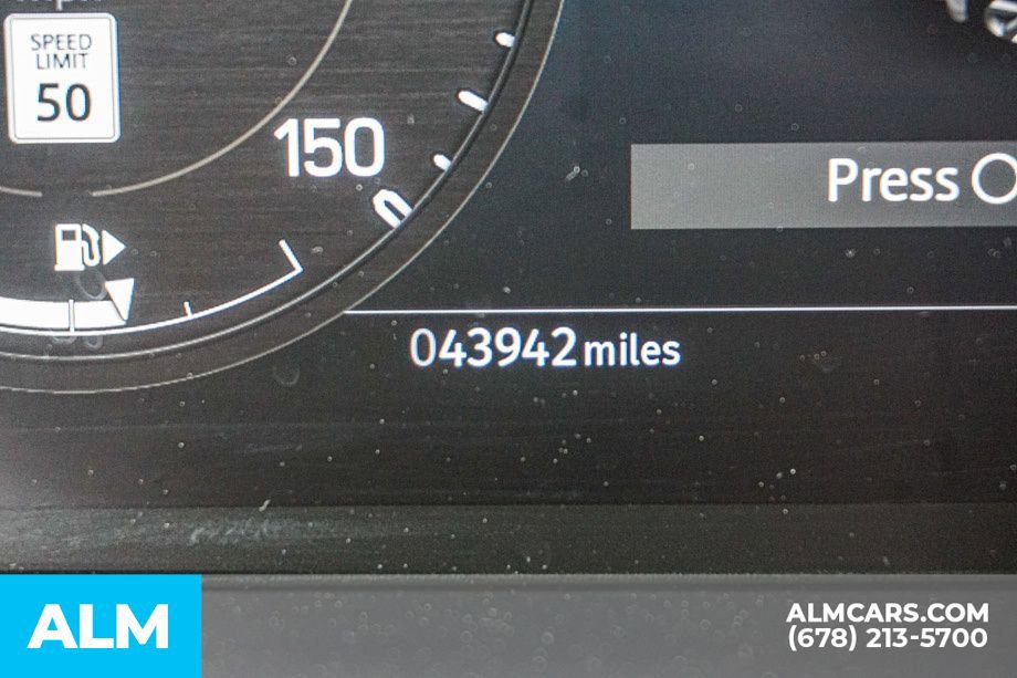 Used 2023 Land Rover Defender 130 SE image 64