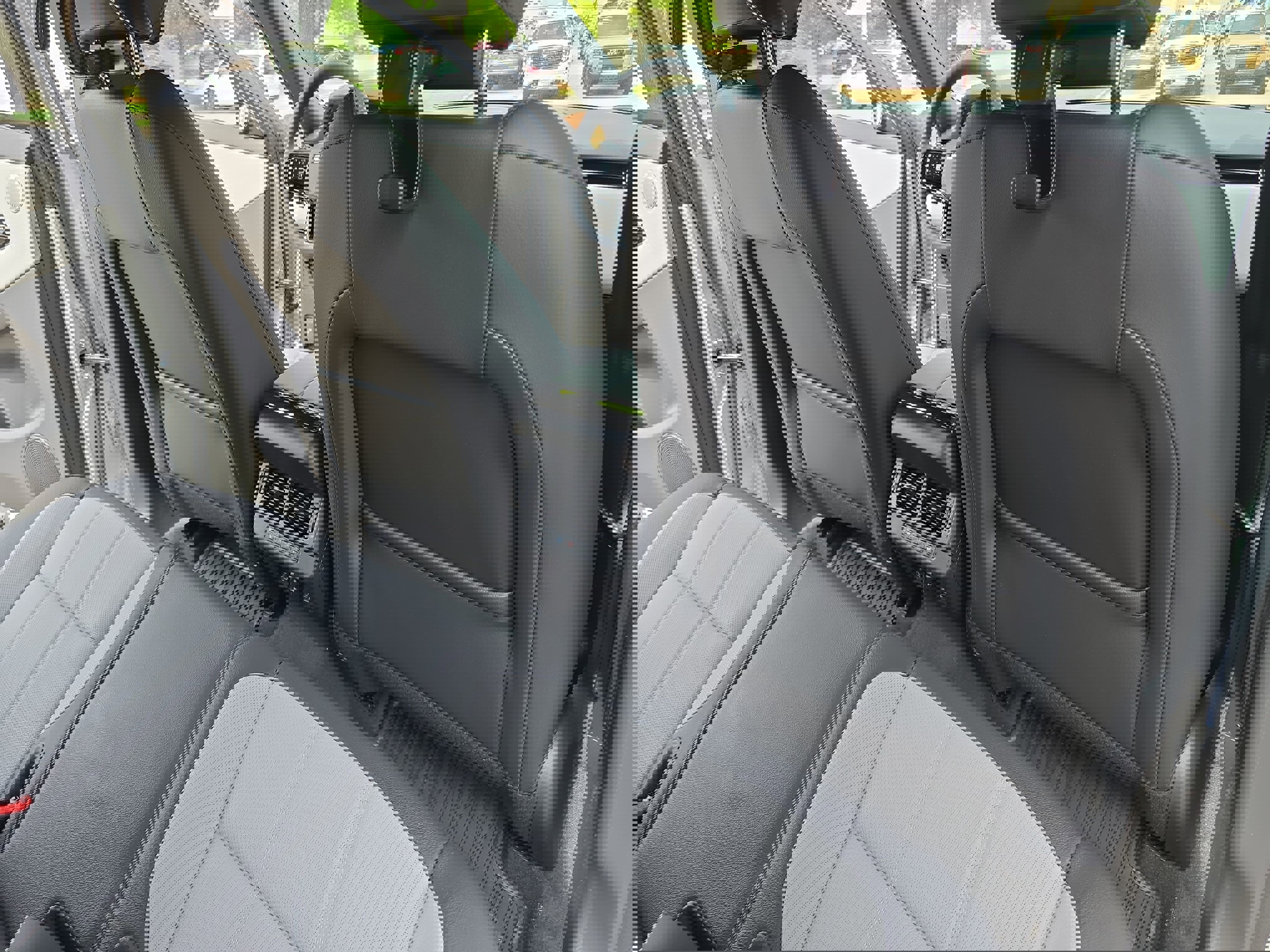 New 2026 Land Rover Range Rover Evoque Dynamic SE image 11