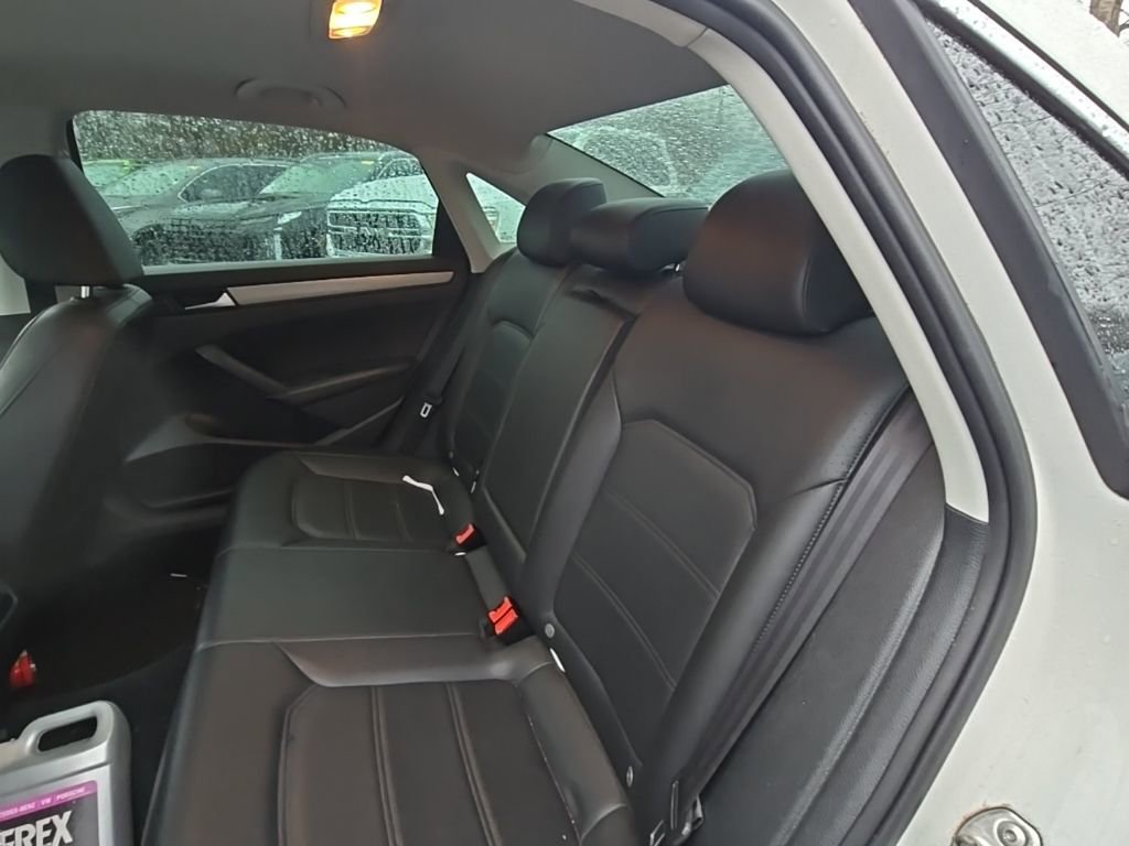 Used 2014 Volkswagen Passat TDI SE FWD image 15