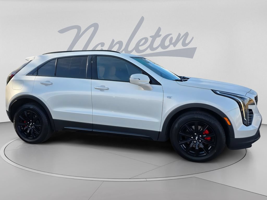 Used 2023 Cadillac XT4 Sport FWD image 3
