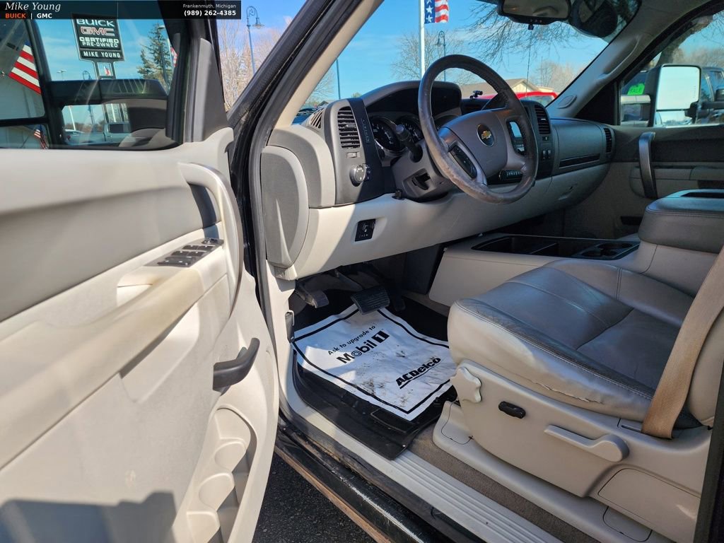 Used 2013 Chevrolet Silverado 2500 LT w/ Interior Plus Package image 27