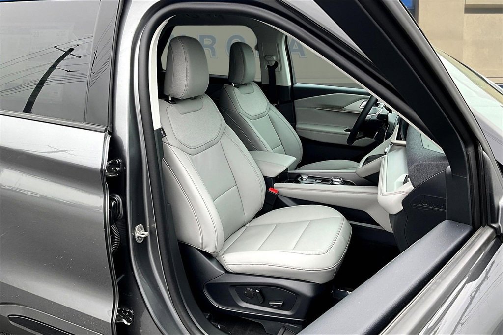 New 2026 Ford Explorer Active w/ Active Comfort Package image 11