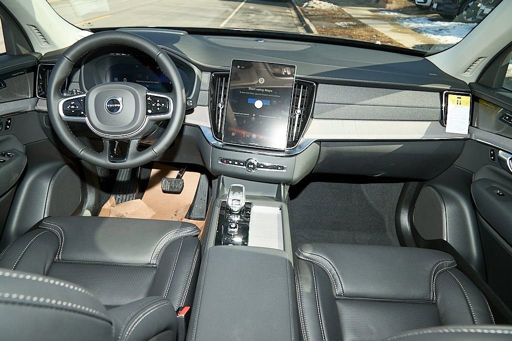 New 2026 Volvo XC90 B6 Ultra w/ Protection Package image 25