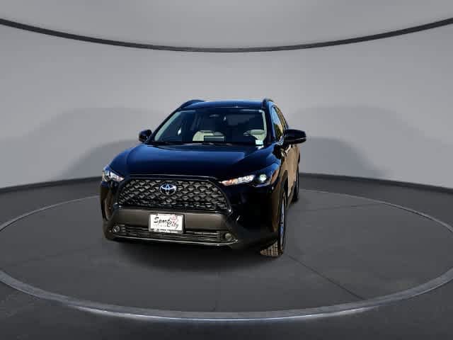 Used 2023 Toyota Corolla Cross LE FWD image 3