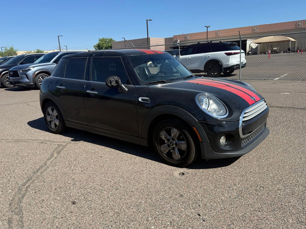 Used 2015 MINI Cooper 4-Door Hardtop FWD image 3