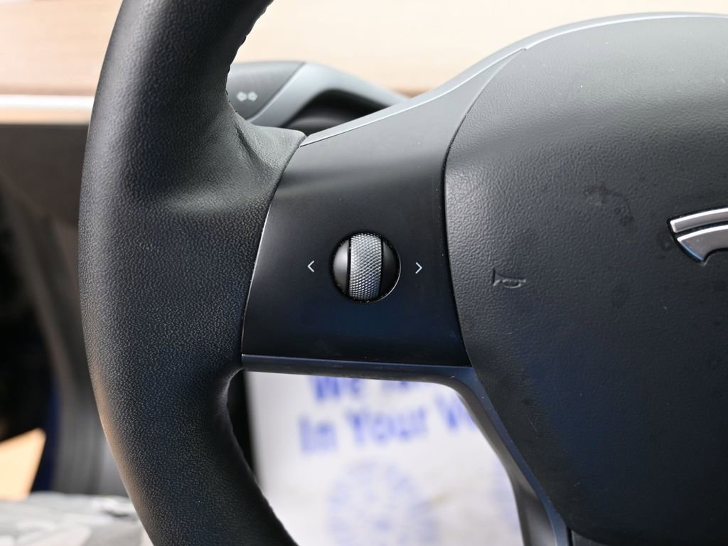 Used 2021 Tesla Model 3 Standard Range Plus image 17