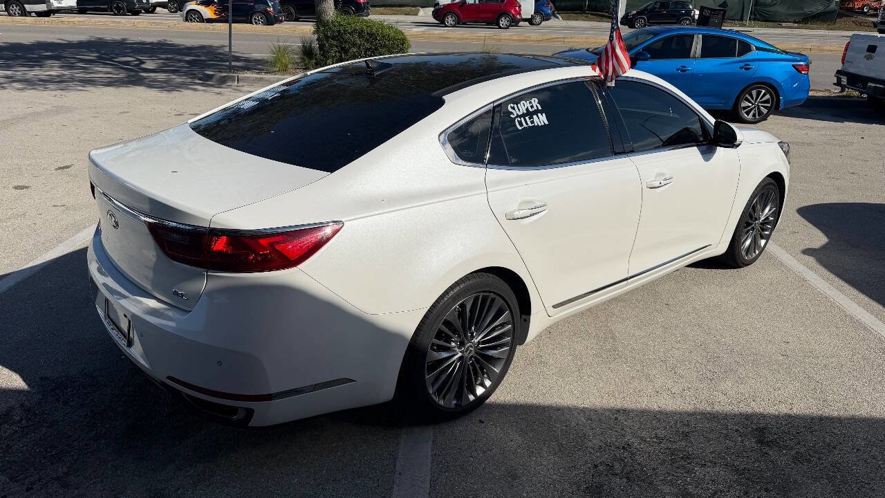Used 2017 Kia Cadenza Limited image 5