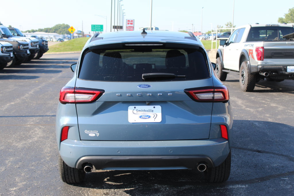 Used 2024 Ford Escape ST-Line w/ Tech Pack #1 FWD image 5