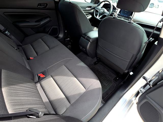 Used 2024 Nissan Altima 2.5 SV FWD image 18