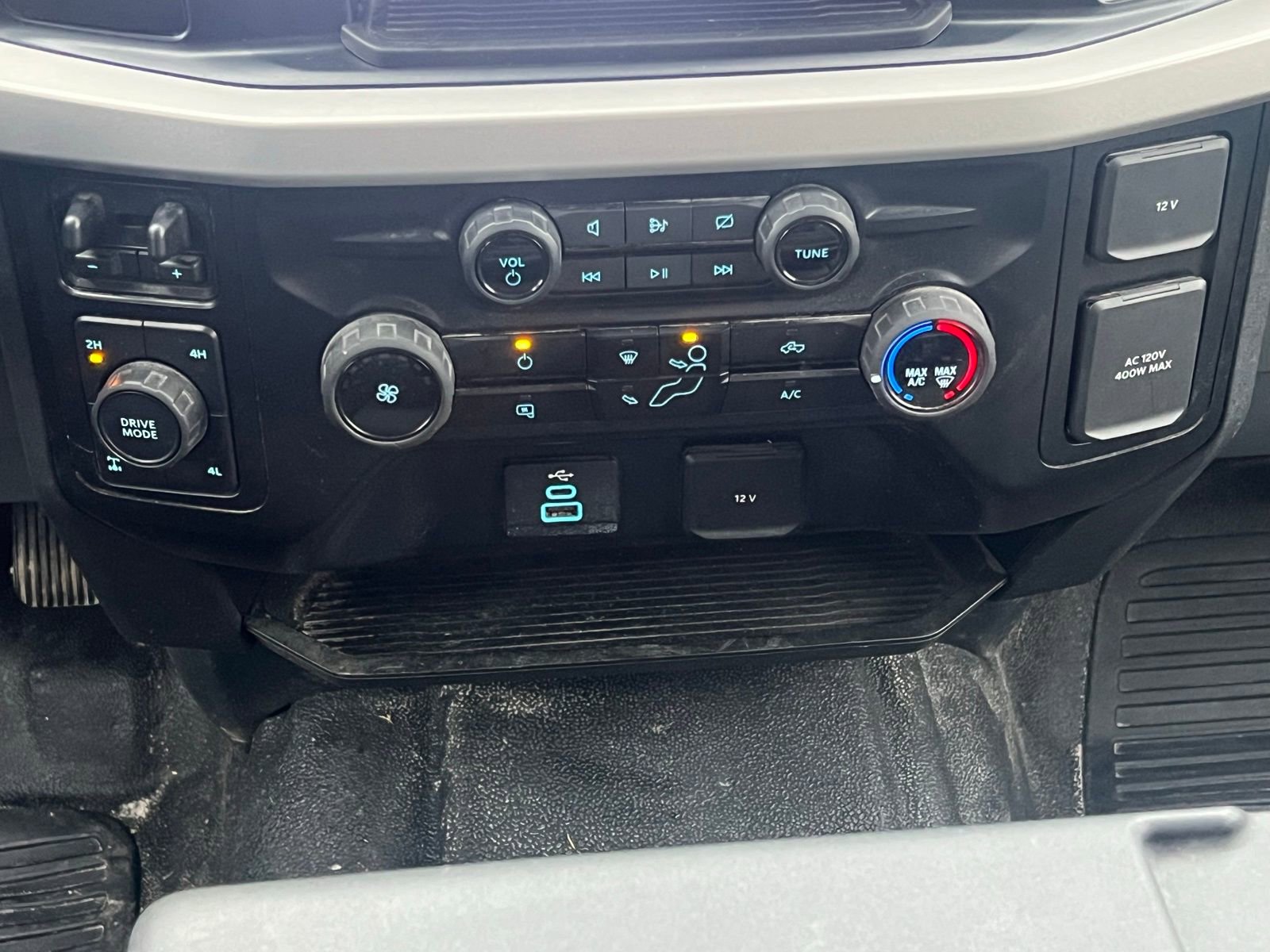 Used 2024 Ford F250 XLT w/ FX4 Off-Road Package image 29