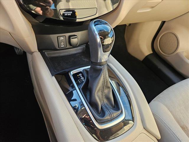 Used 2017 Nissan Rogue S w/ Appearance Package FWD image 17