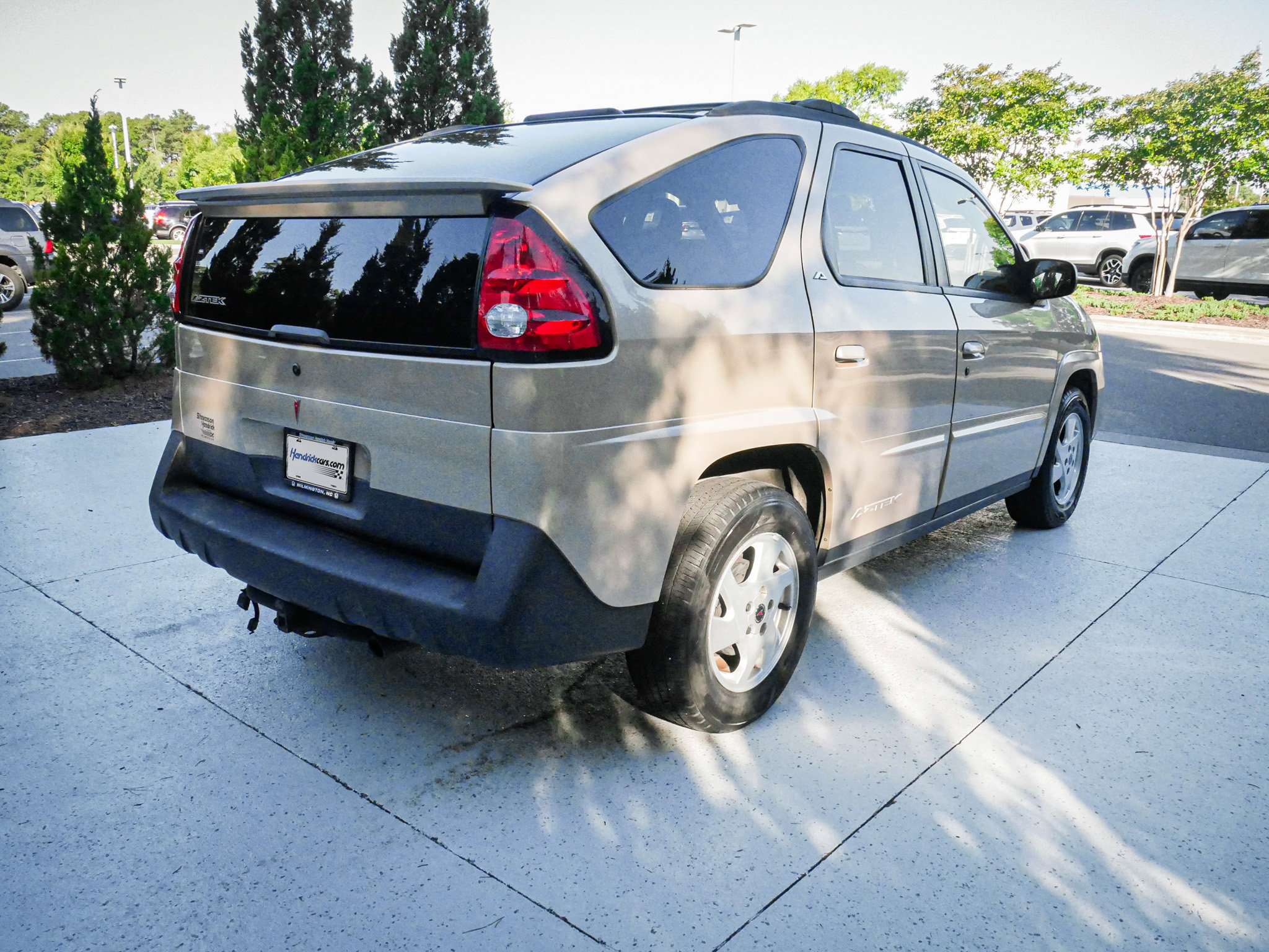 Used 2002 Pontiac Aztek 2WD image 10