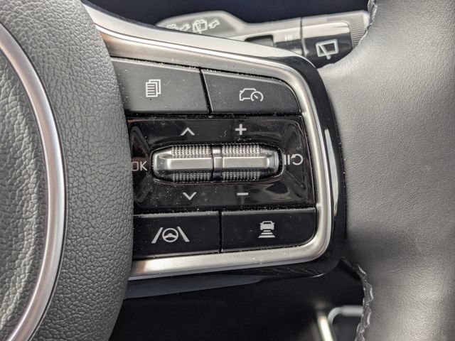 Certified 2025 Kia Carnival SX Prestige FWD image 37