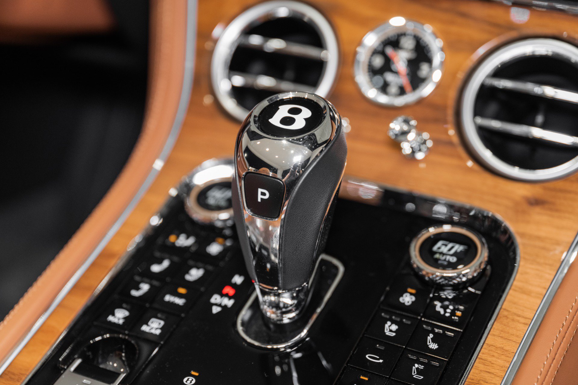 New 2024 Bentley Continental GT V8 AWD/4WD image 39