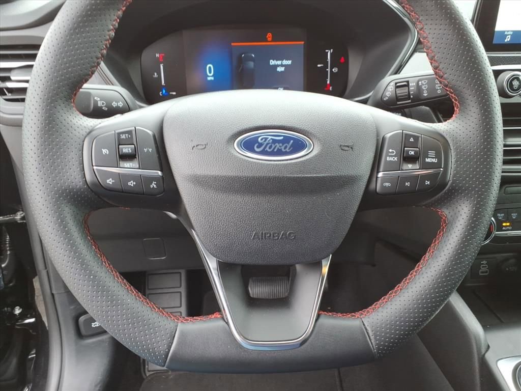 Used 2025 Ford Escape ST-Line image 18