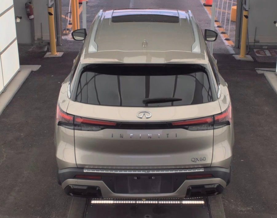 Used 2023 INFINITI QX60 Luxe w/ Performance Audio Package image 18