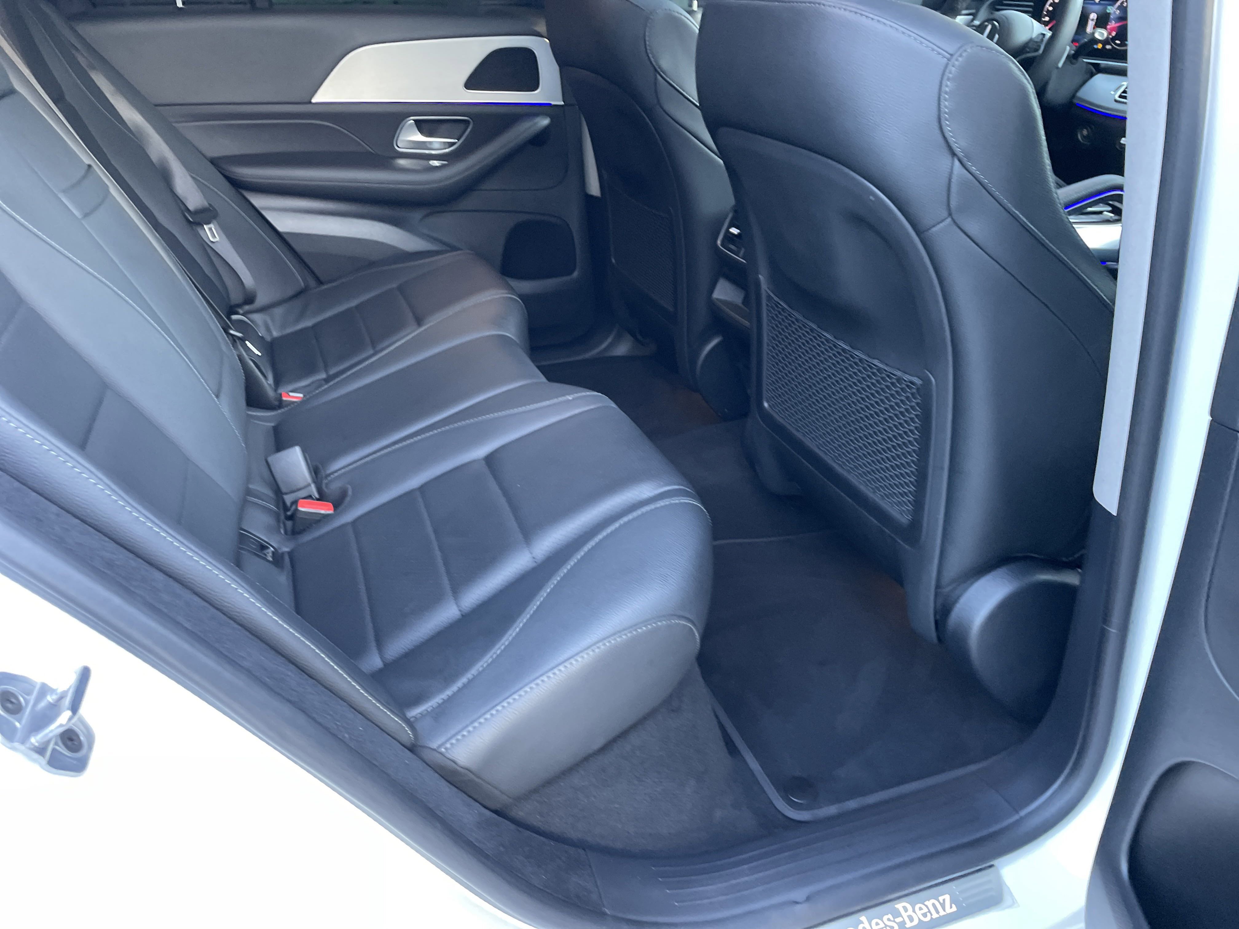Used 2024 Mercedes-Benz GLE 350 4MATIC w/ AMG Line Exterior image 43