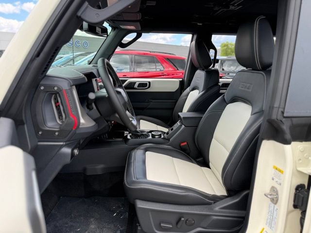 New 2026 Ford Bronco Outer Banks w/ Sasquatch Package AWD/4WD image 13