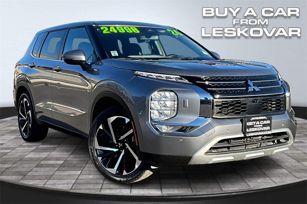 Used 2024 Mitsubishi Outlander SE Black Edition