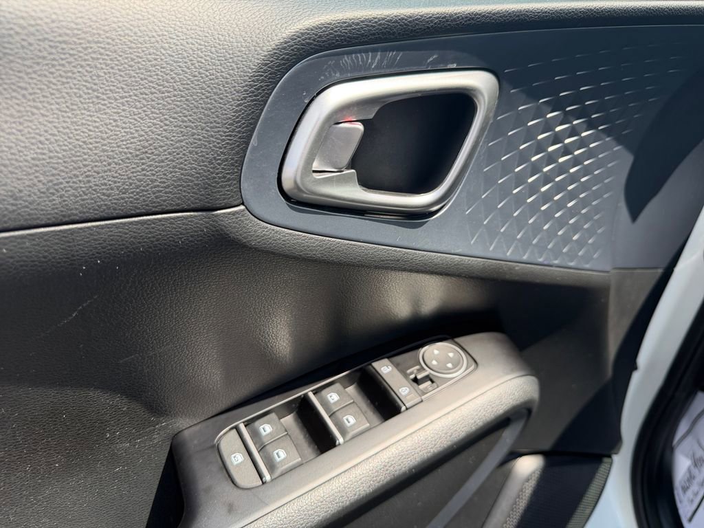 Used 2023 Kia Soul EX FWD image 11
