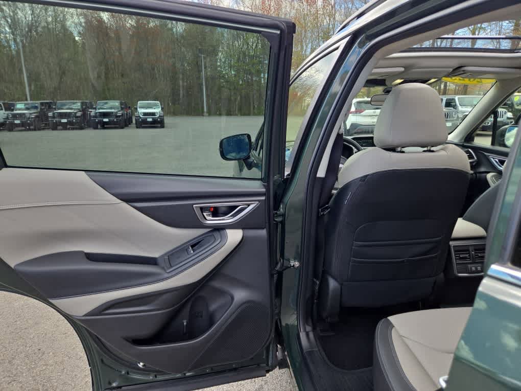 Used 2023 Subaru Forester Limited AWD/4WD image 33