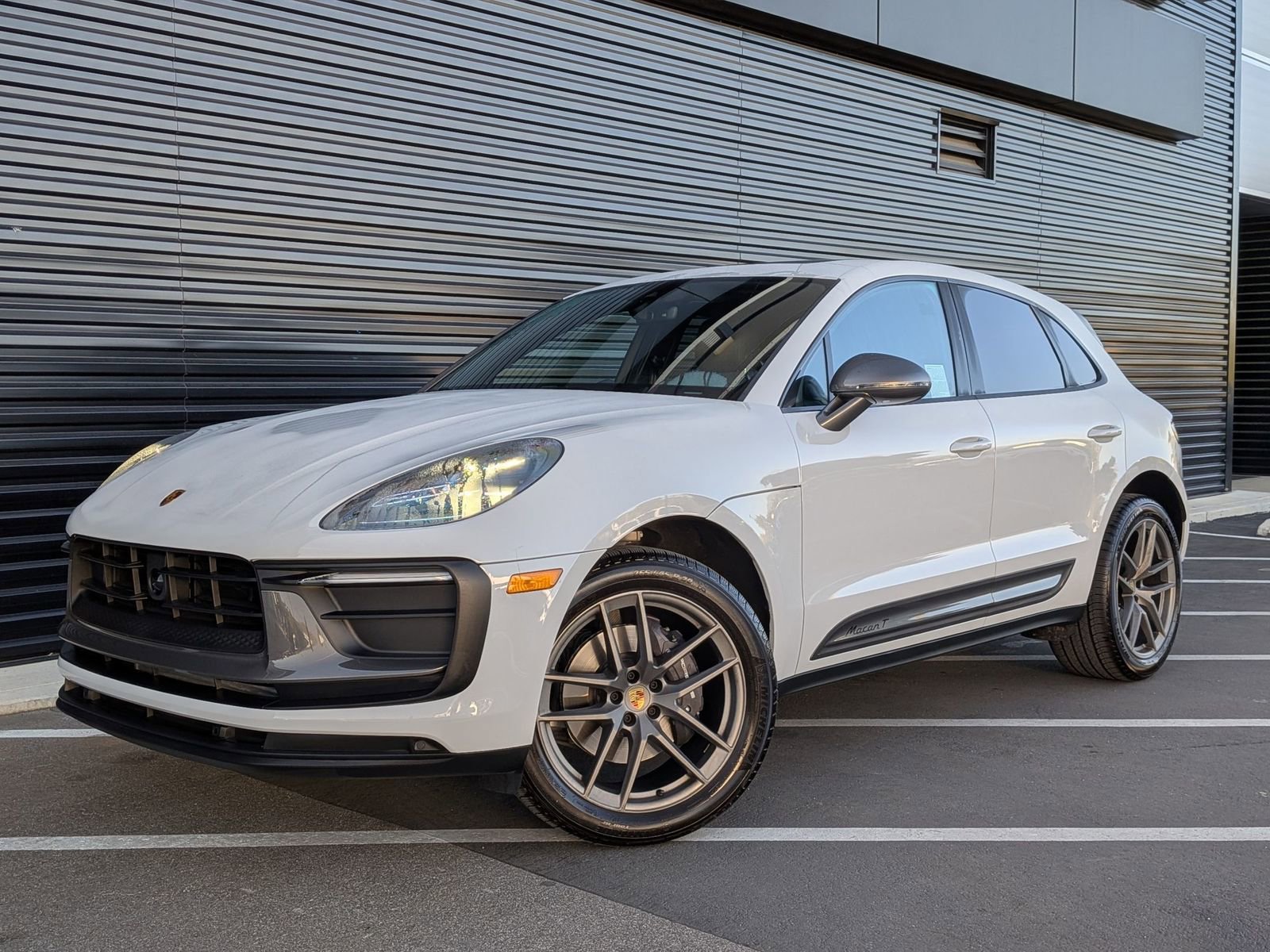 Certified 2026 Porsche Macan Turbo AWD/4WD image 1