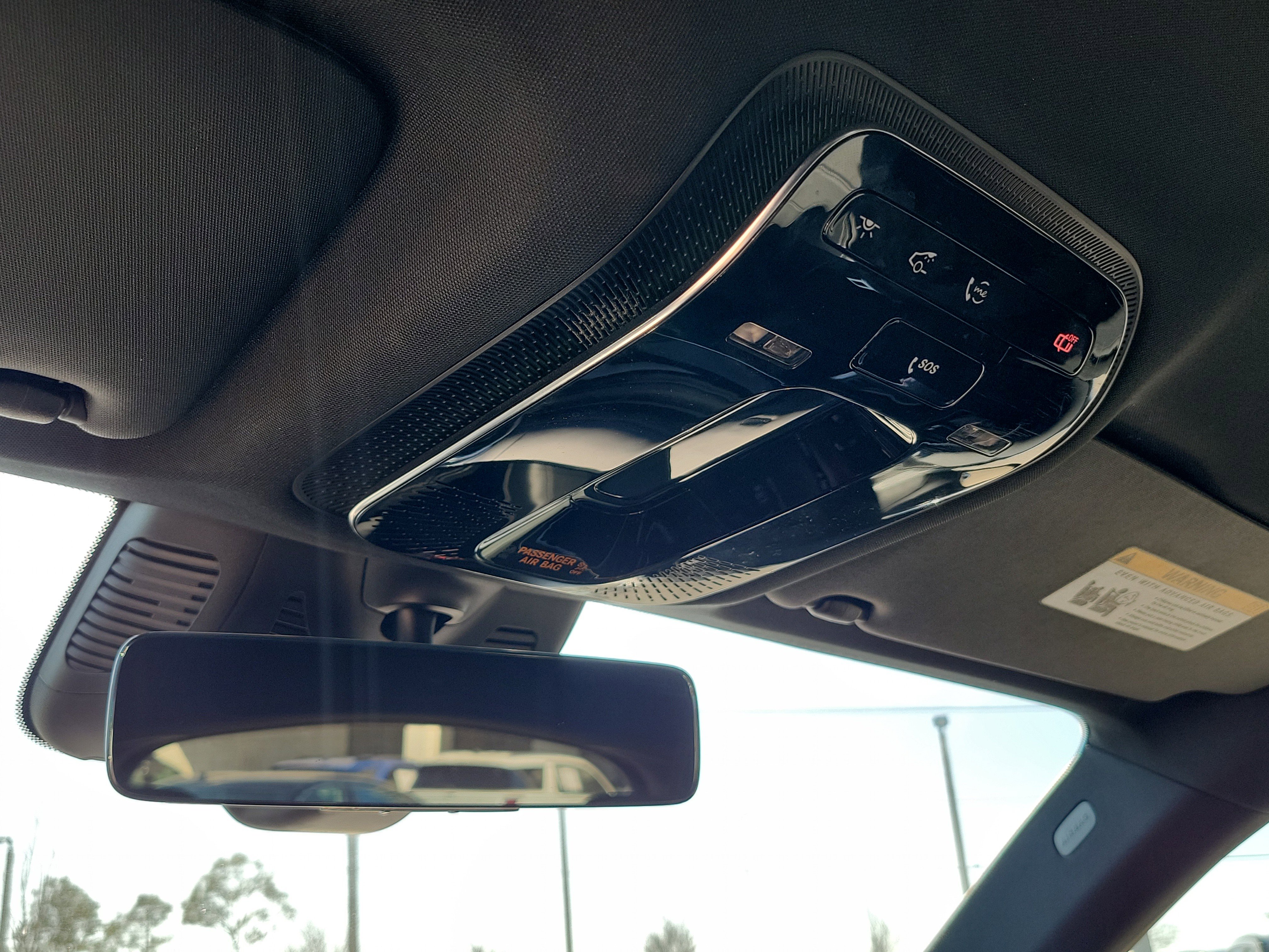 Used 2024 Mercedes-Benz GLC 300 w/ Winter Package image 30