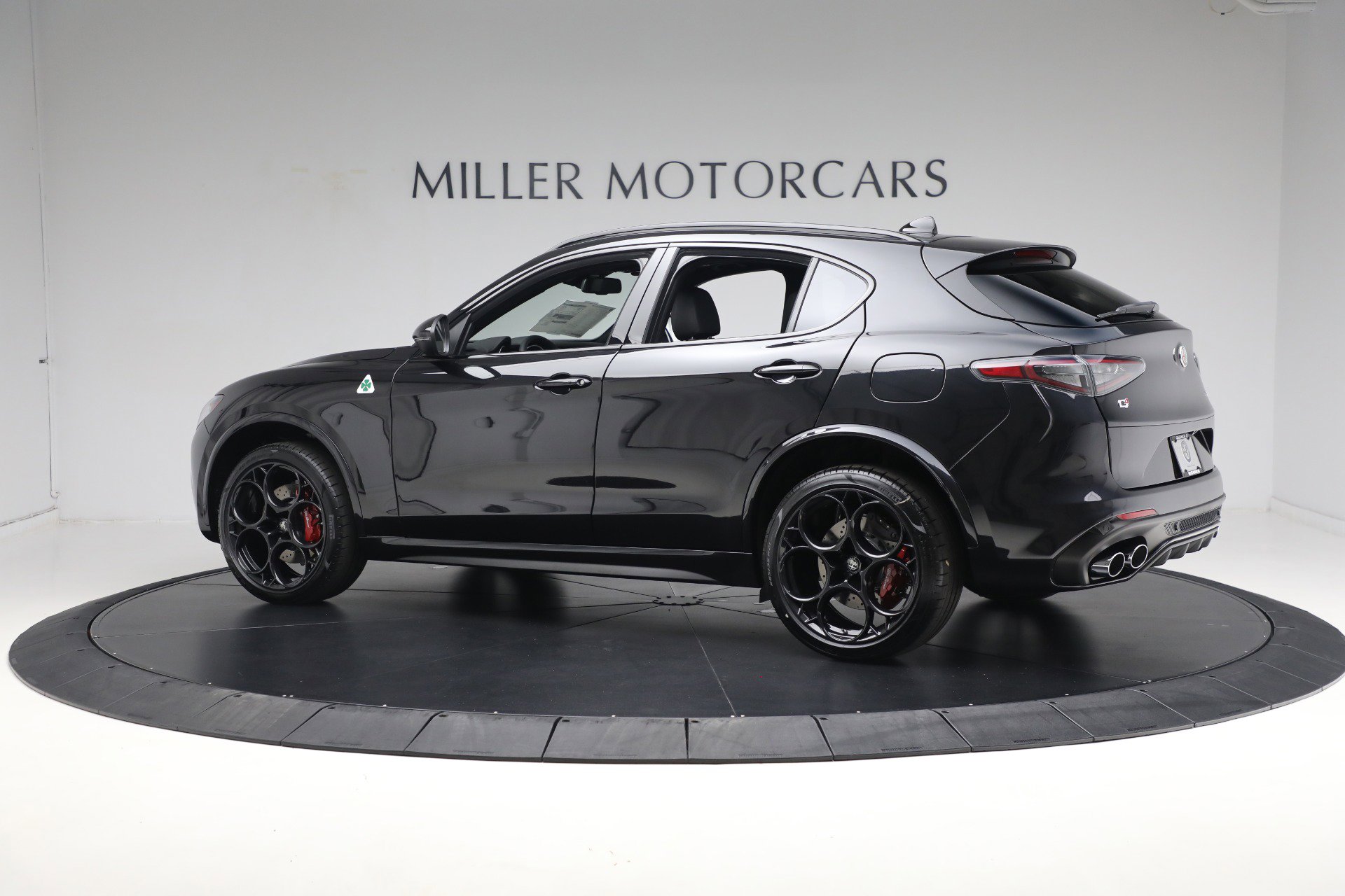 New 2024 Alfa Romeo Stelvio Quadrifoglio w/ Active Assist Plus Package AWD/4WD image 9