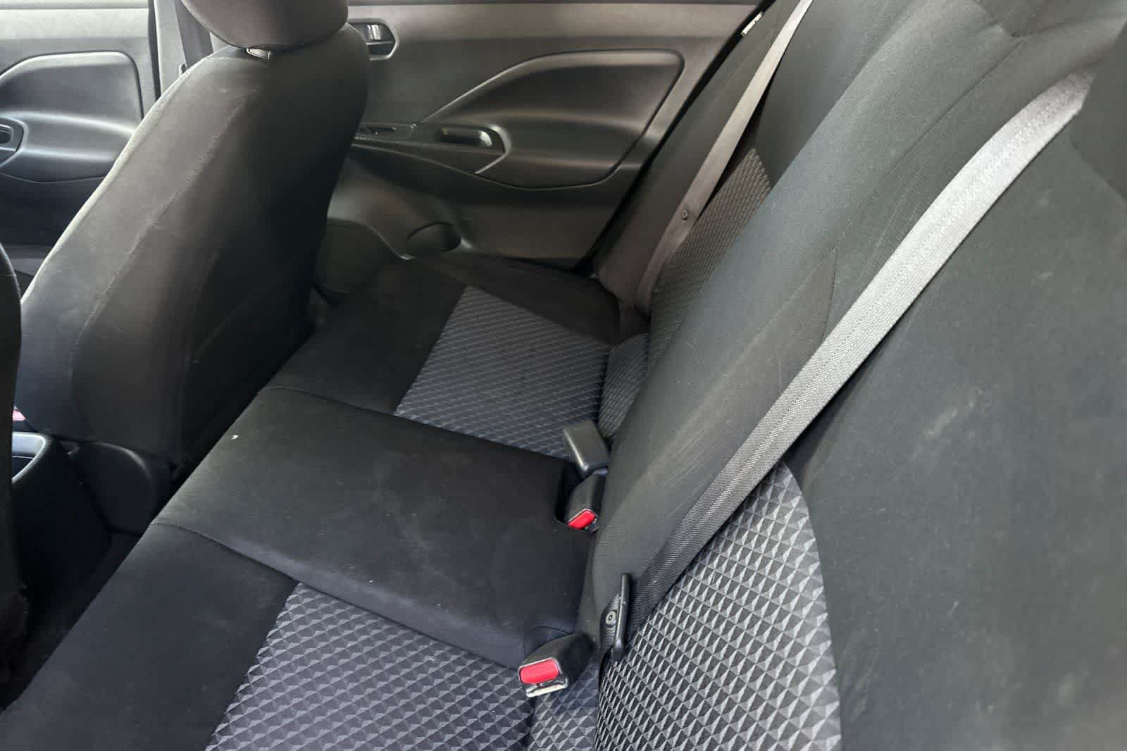 Used 2020 Nissan Versa S FWD image 5
