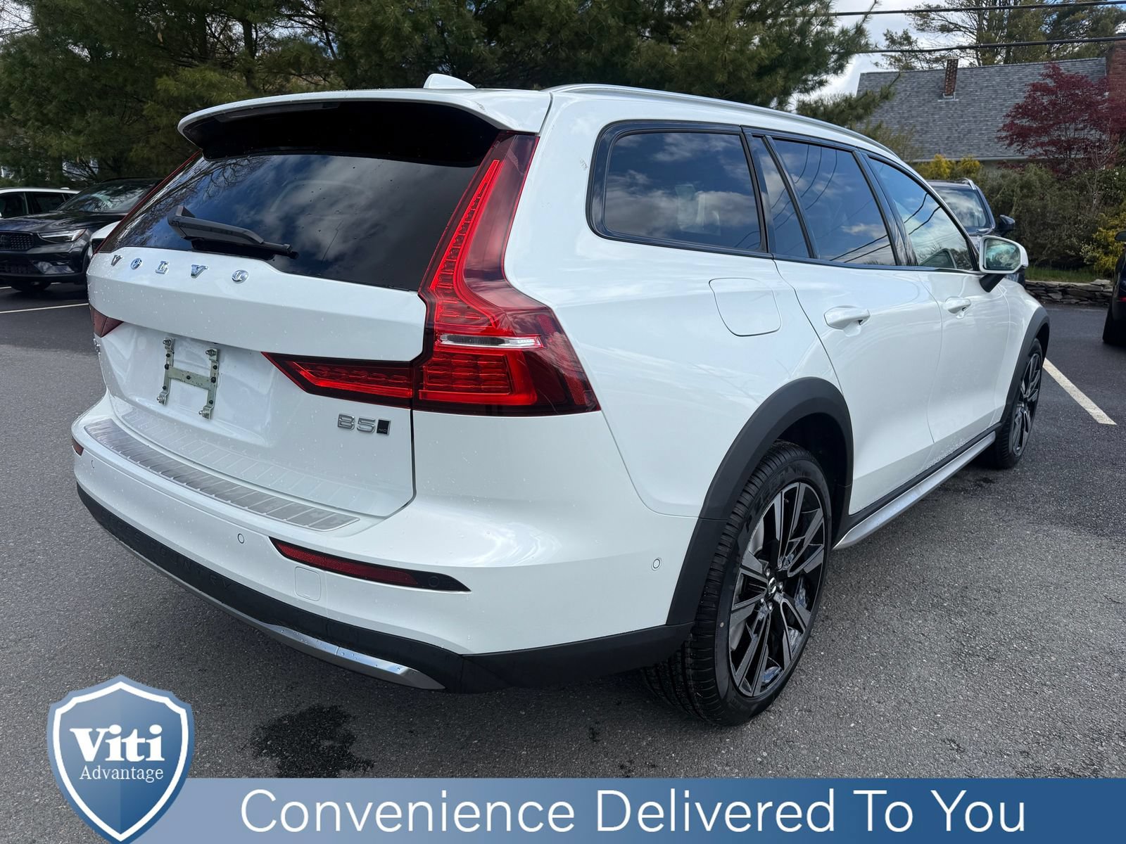 New 2026 Volvo V60 B5 Cross Country Ultra w/ Protection Package Premier AWD/4WD image 8