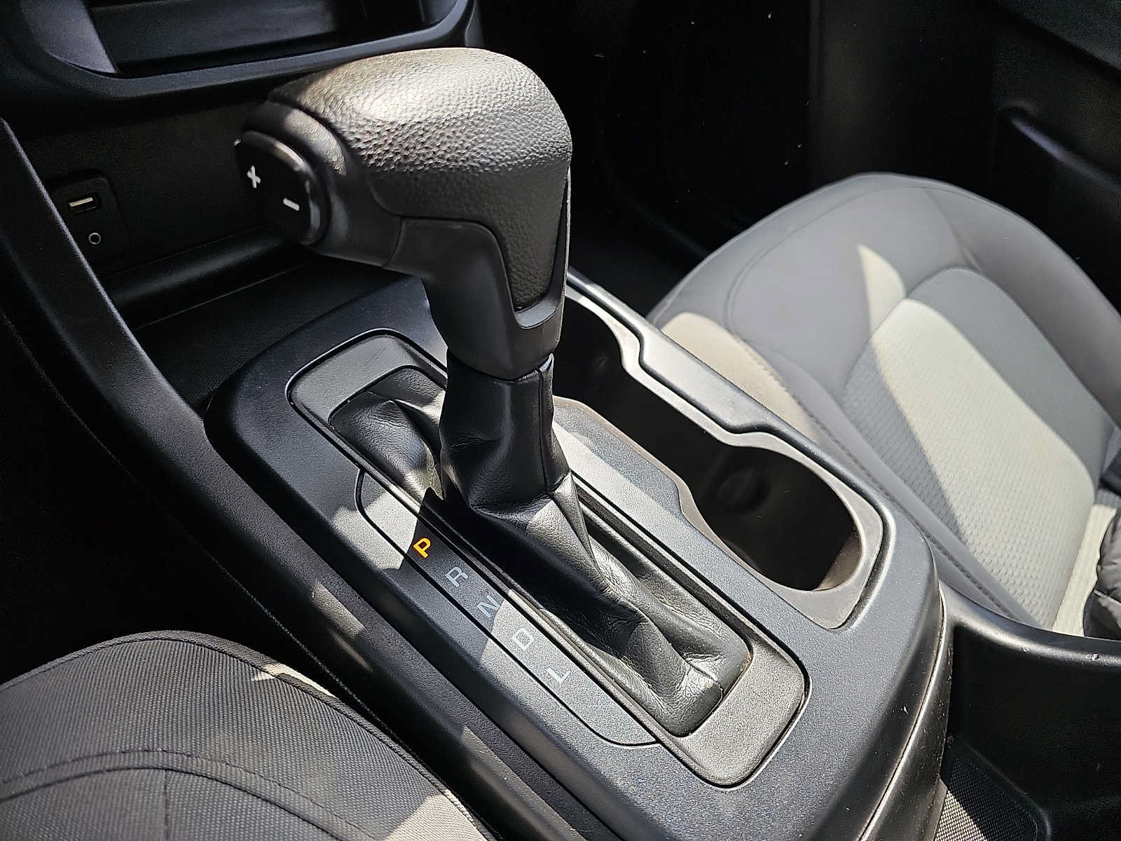 Used 2018 Chevrolet Colorado W/T AWD/4WD image 14