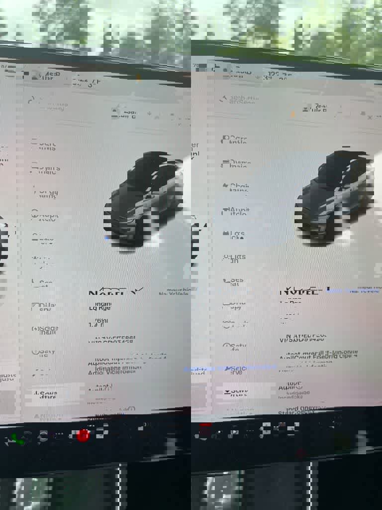 Used 2026 Tesla Model Y 2WD image 10